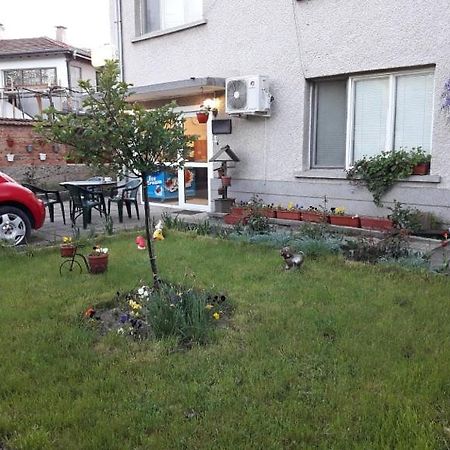 Владимировата Къща Kalofer Ngoại thất bức ảnh